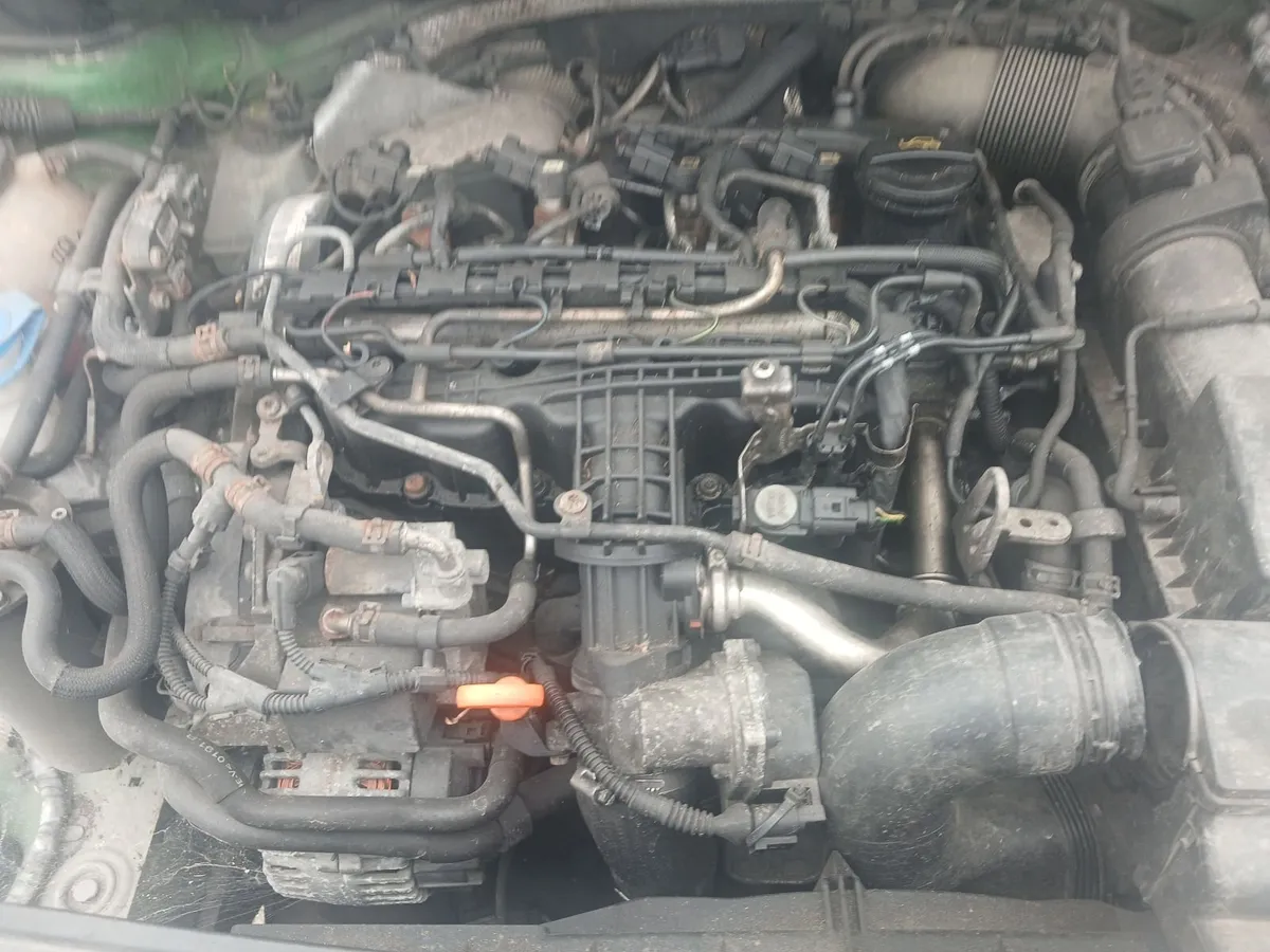 2011  vw  caddy  16        for  spare   parts - Image 2