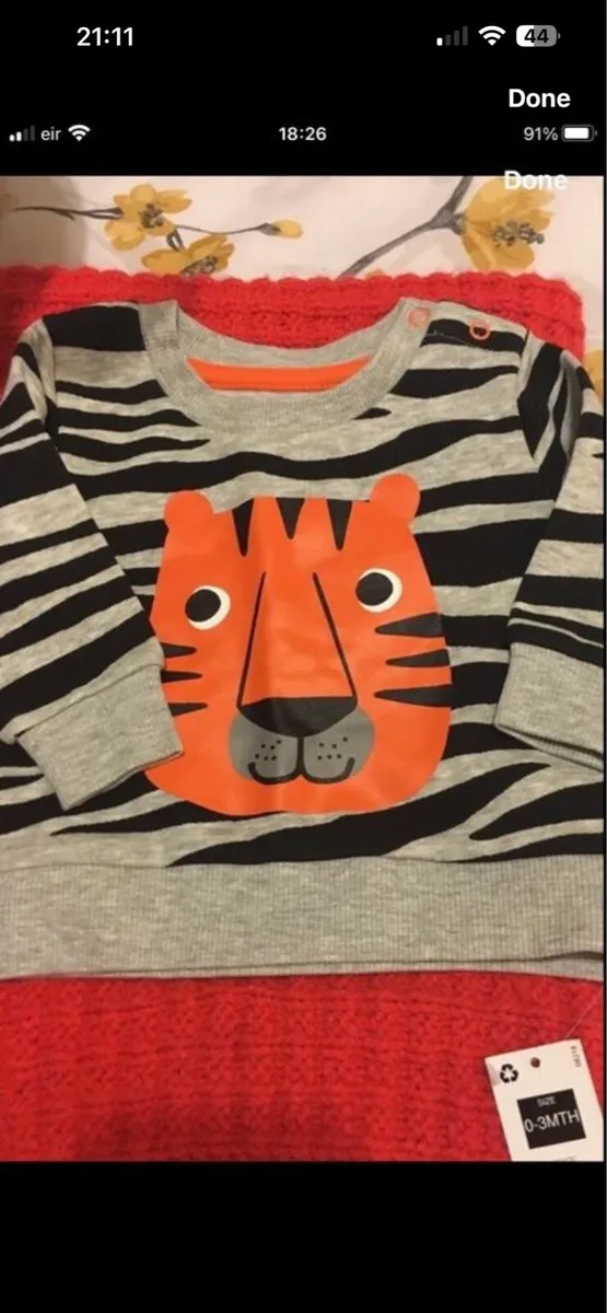 Boys new sweater 0/3 mths €5 - Image 3