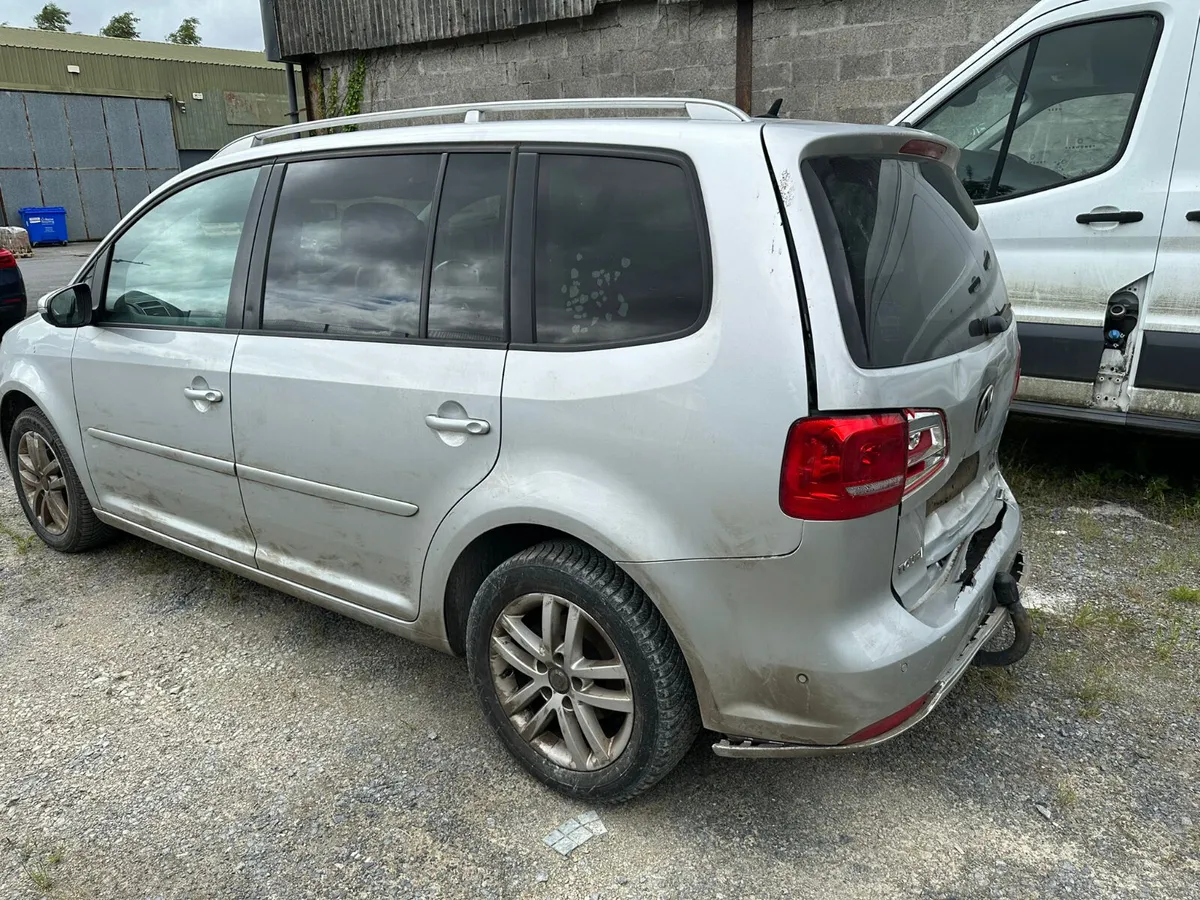 14 VW TOURAN  1.6 TDI (CAYC) AUTO FOR BREAKING - Image 3