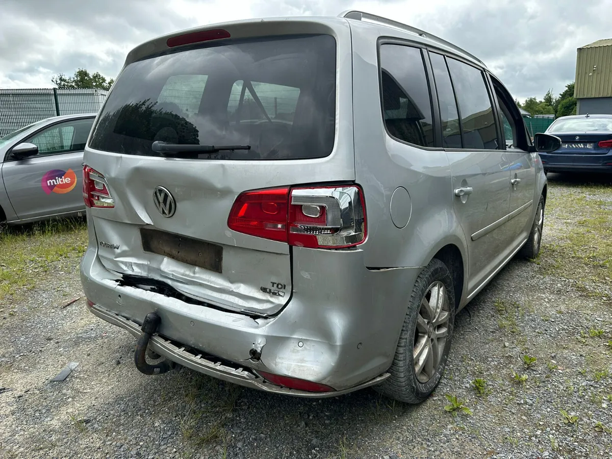14 VW TOURAN  1.6 TDI (CAYC) AUTO FOR BREAKING - Image 4