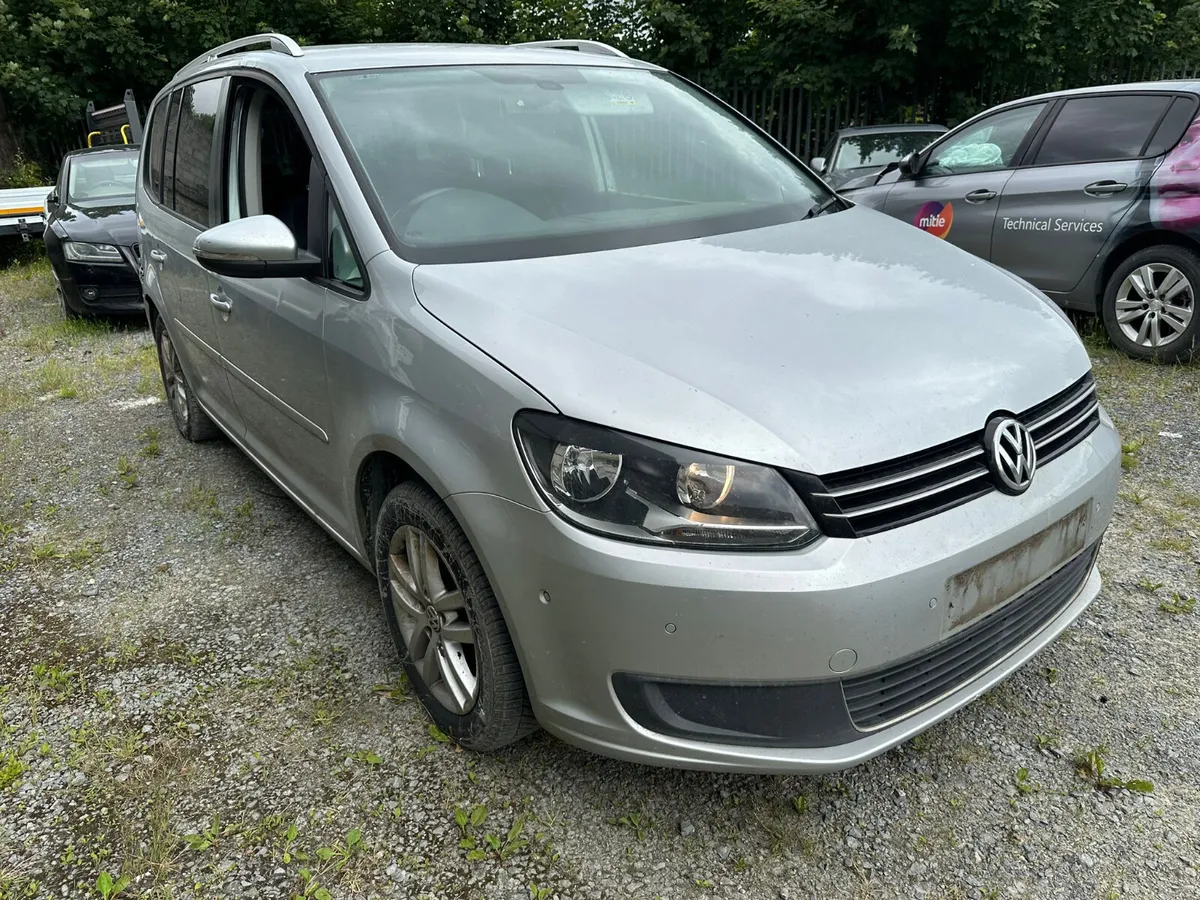 14 VW TOURAN  1.6 TDI (CAYC) AUTO FOR BREAKING - Image 2