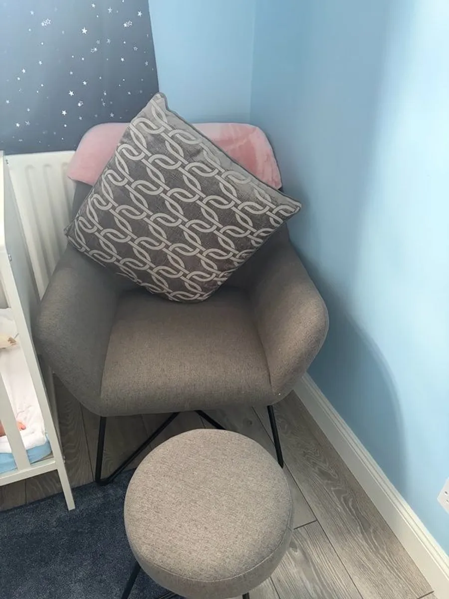 chair - Image 2