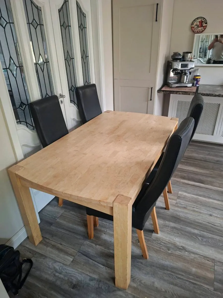 Dinner table & 6 chairs - Image 1