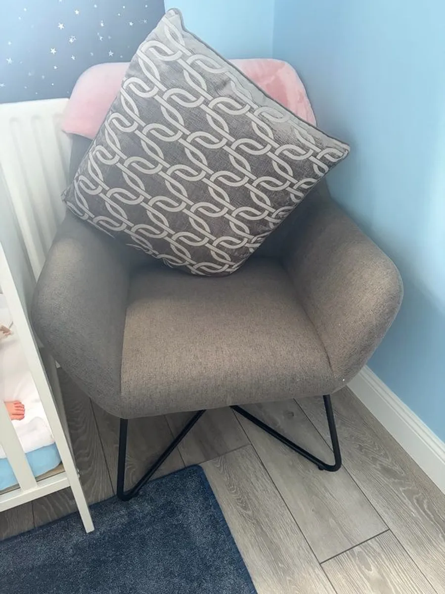 chair - Image 1