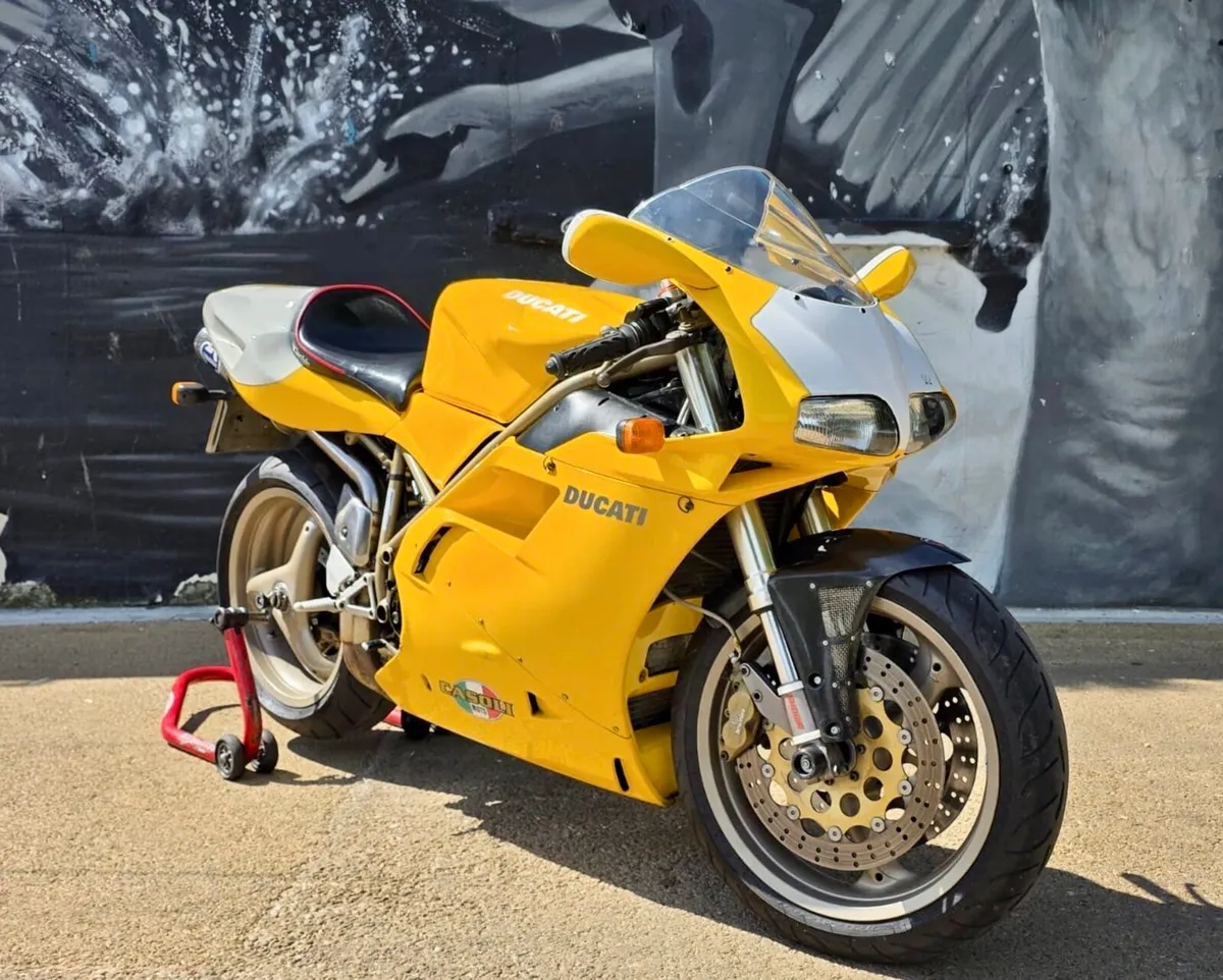 Ducati 916 - Image 1