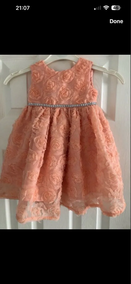 Girls stunning dress 6/9 mths €10 - Image 4