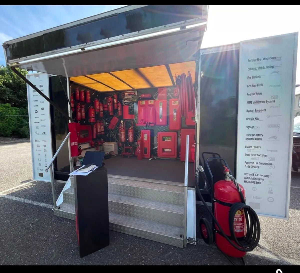 Advertising trailer - Image 1