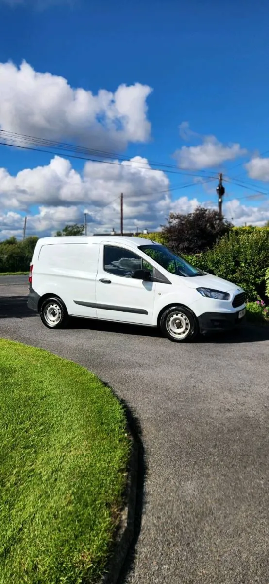 Ford Transit Courier - Image 1