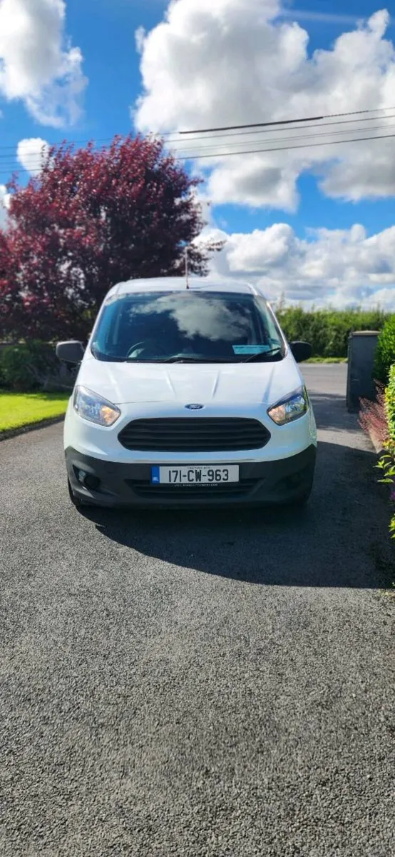 Ford Transit Courier - Image 2