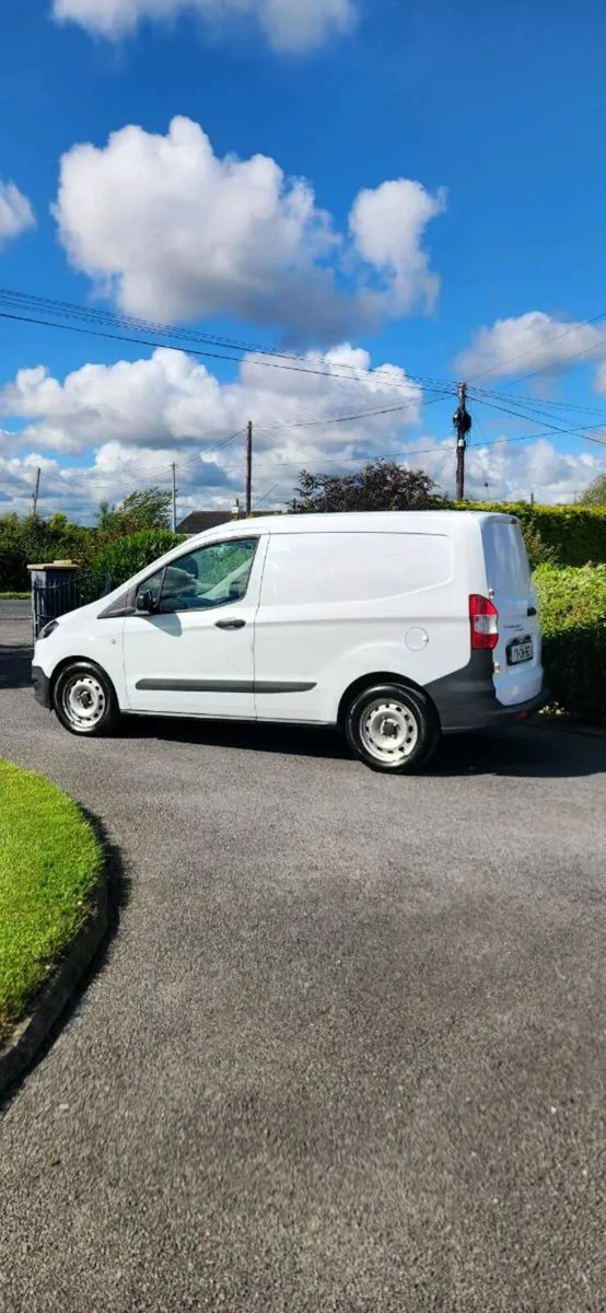 Ford Transit Courier - Image 3