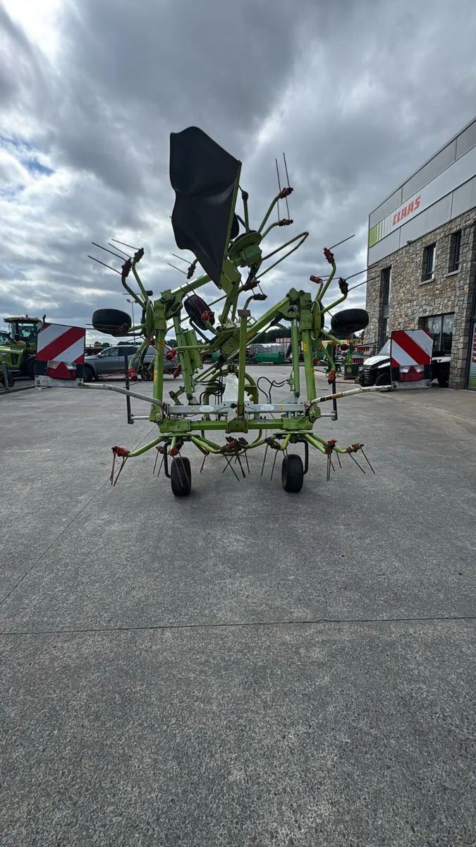 Claas volto 800 Tedder - Image 3