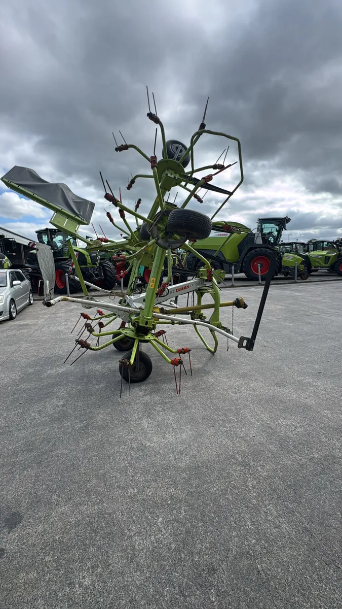 Claas volto 800 Tedder - Image 4