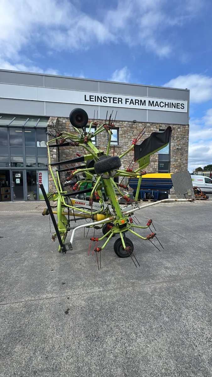 Claas volto 800 Tedder - Image 1