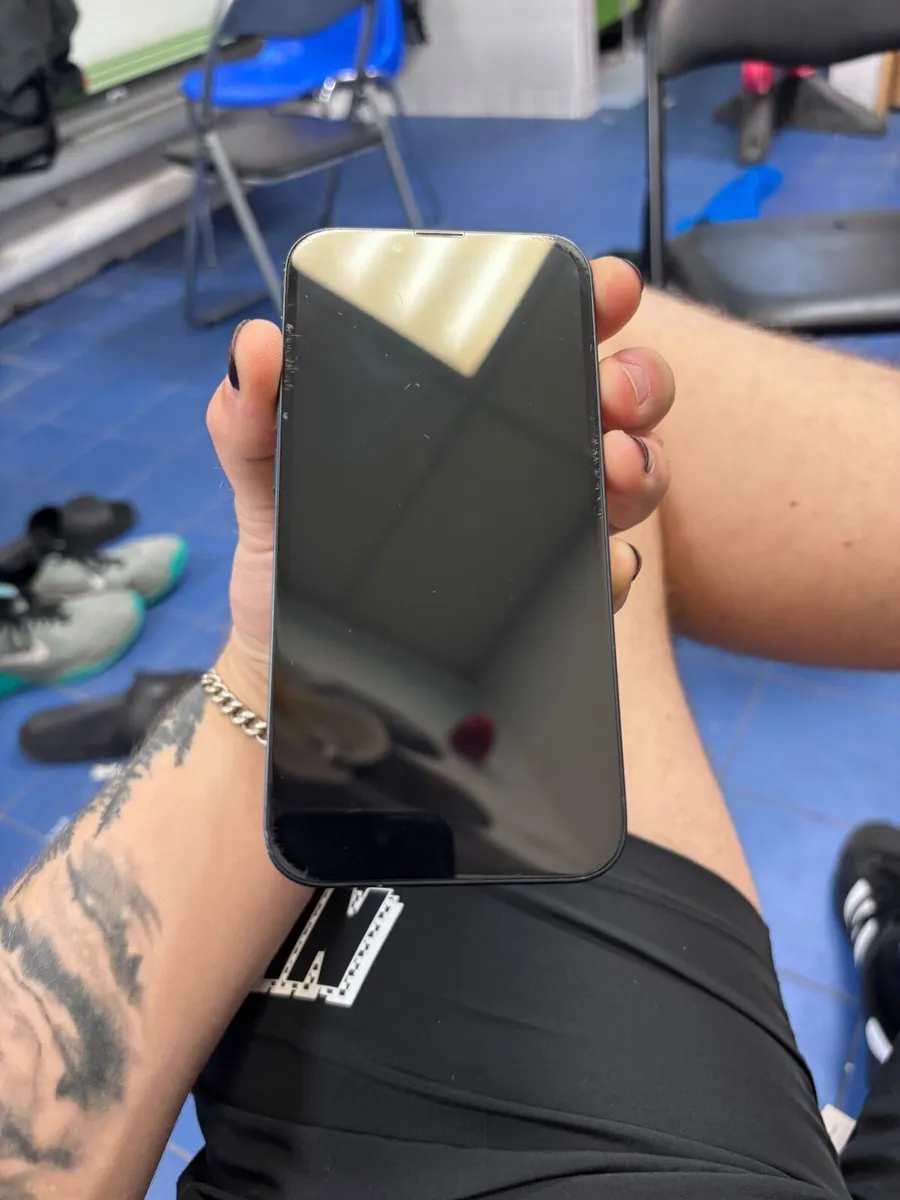Iphone 13 - Image 3