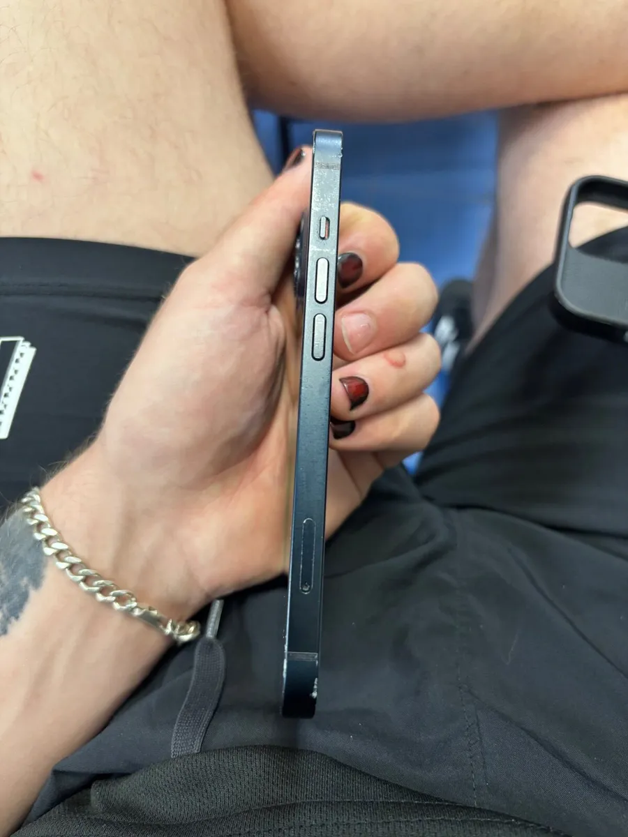 Iphone 13 - Image 4