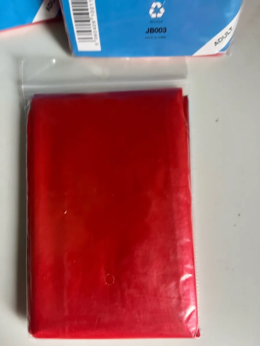 400Hooded red rain ponchos - Image 3
