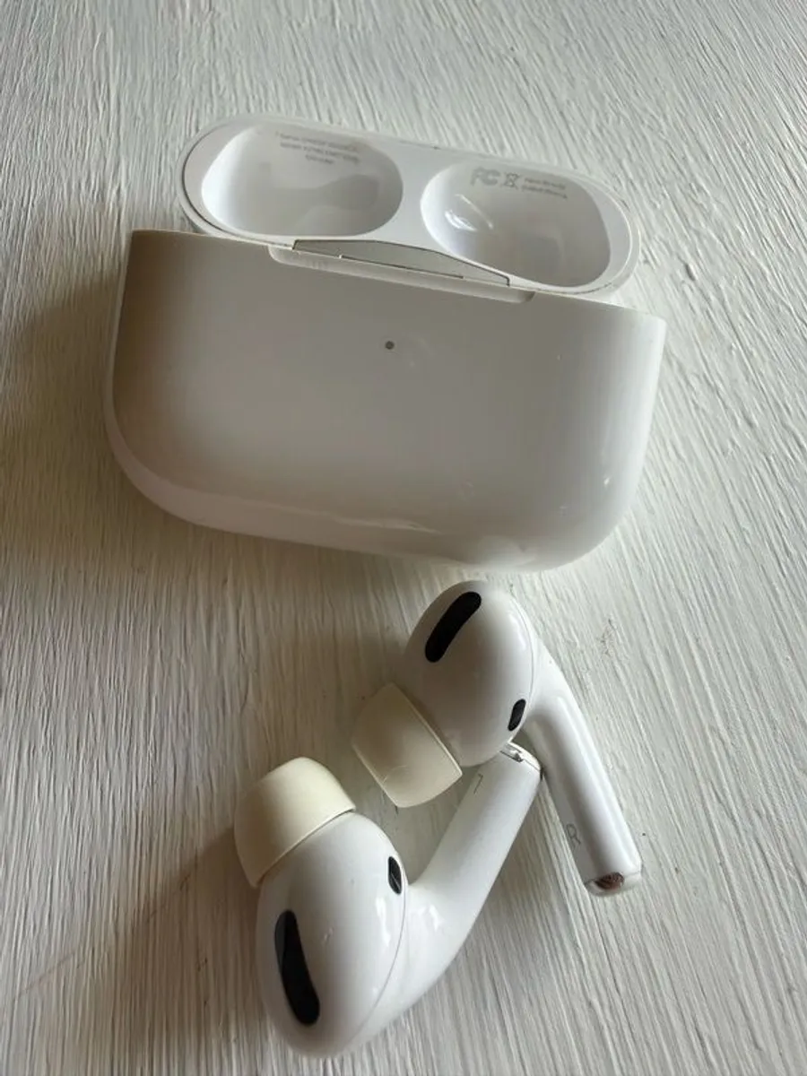Apple AirPods Pro(1st Generation) - Image 4
