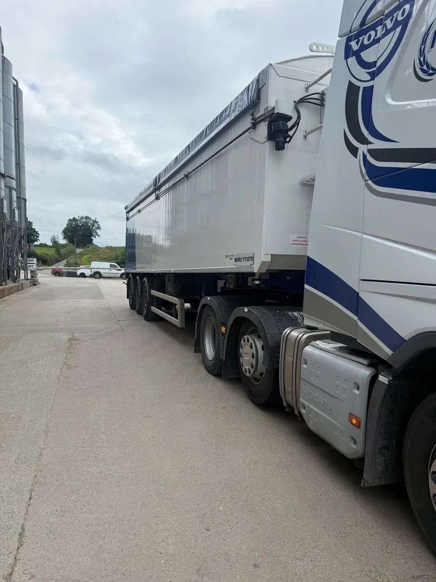 Fruehauf Tipping Trailer - Image 1