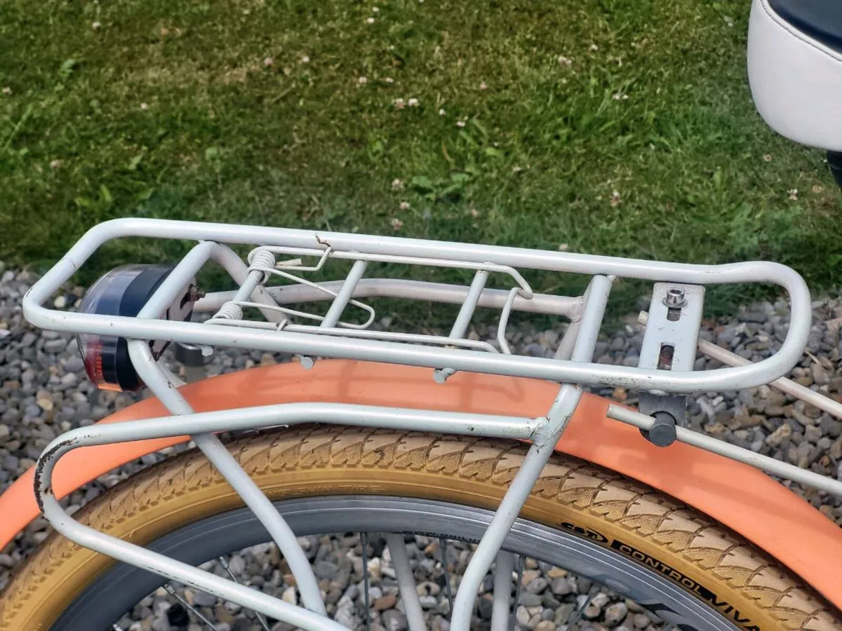 LADIES BIKE N BASKET LOVELY CONDITION - Image 4