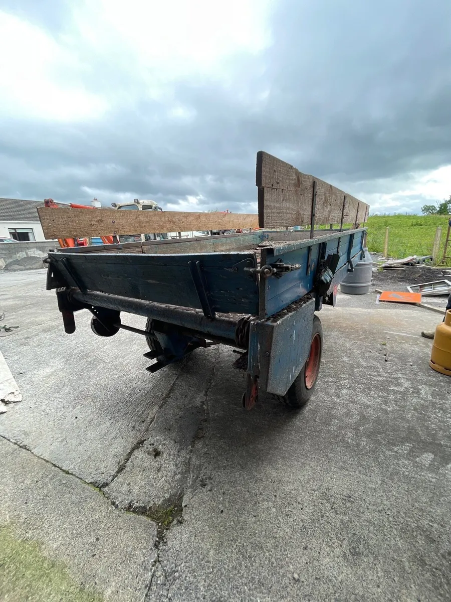 Turf trailer with rotating floor - Image 3