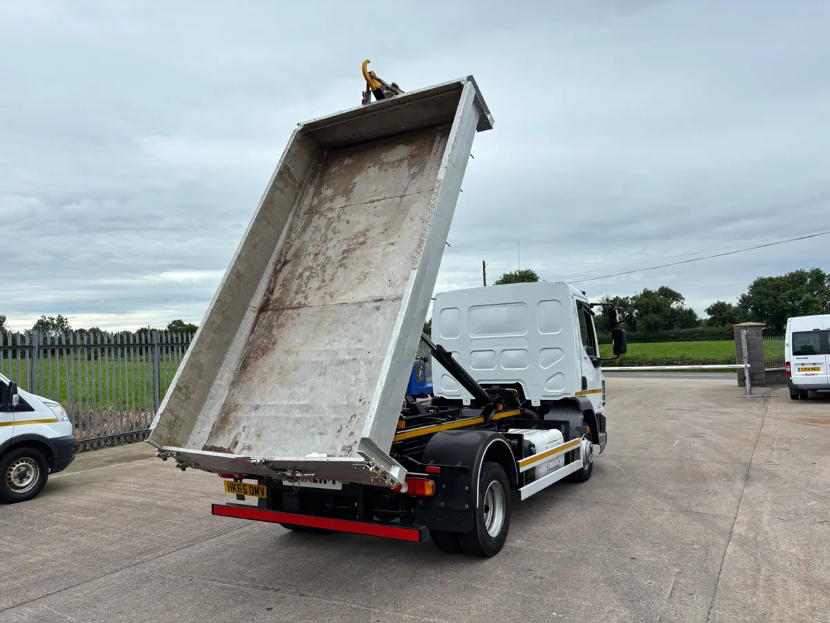 2016 DAF 7.5 ton Hook Loader Manual gear box - Image 4