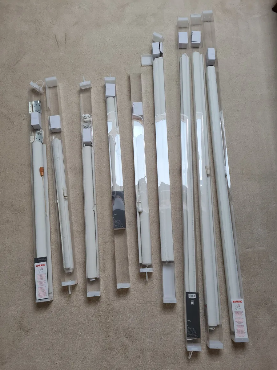 9 pull down blinds - Image 1
