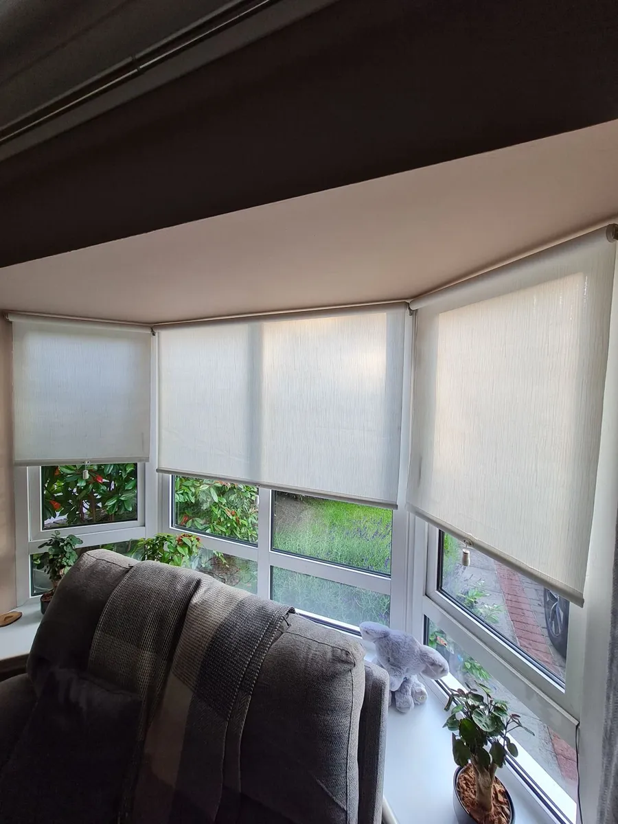 9 pull down blinds - Image 2