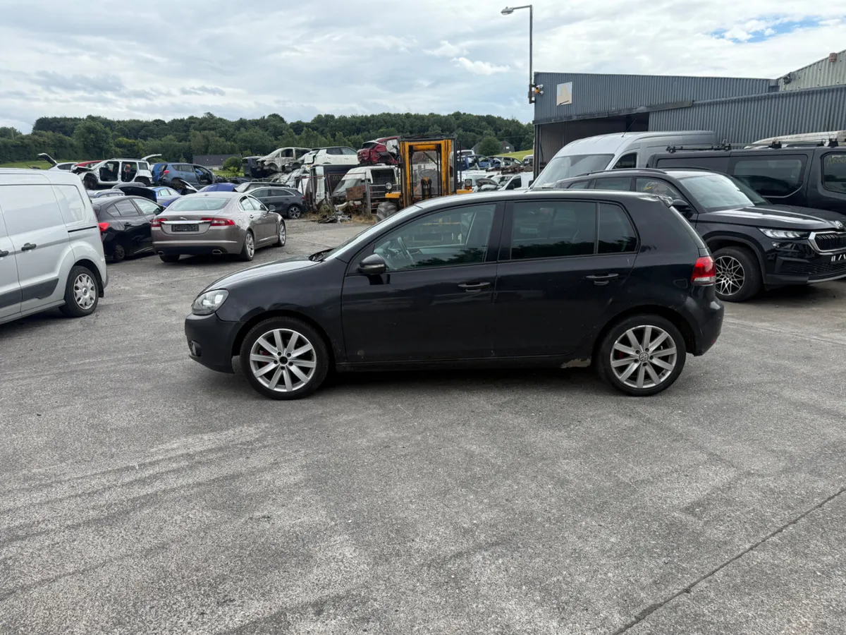 2010 VW Golf 1.6 TDI HighLine - Image 3