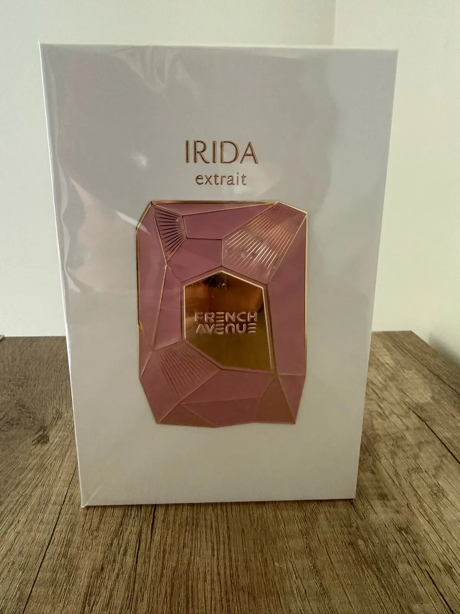 French Avenue Irida - Image 1