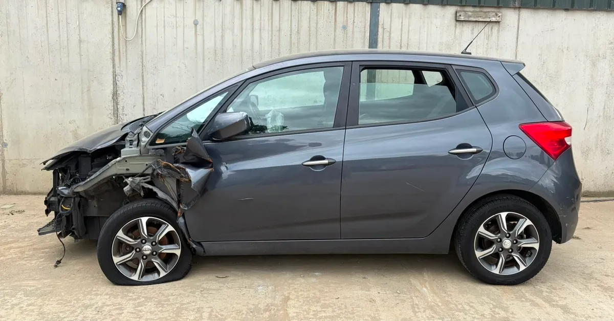 2018 Hyundai ix 20 parts - Image 2