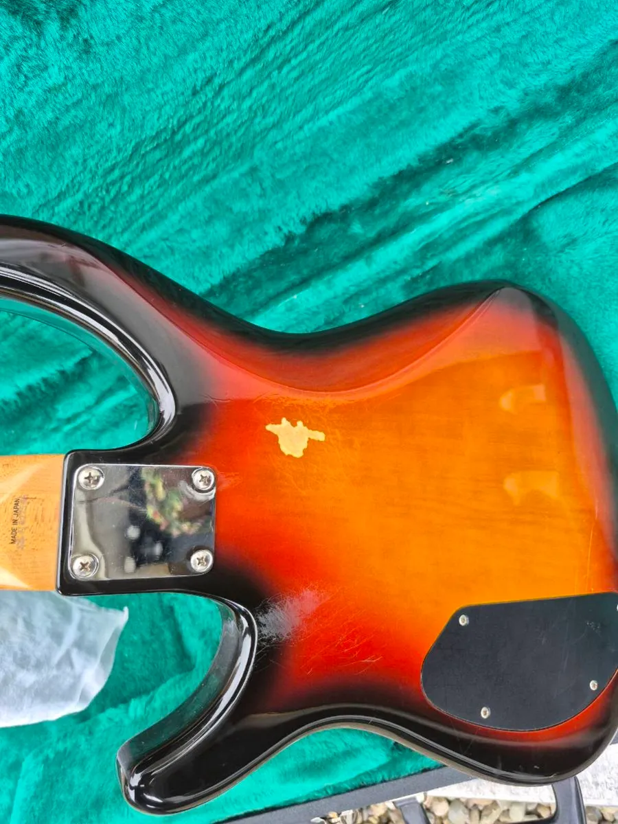 Fender bass - Image 4