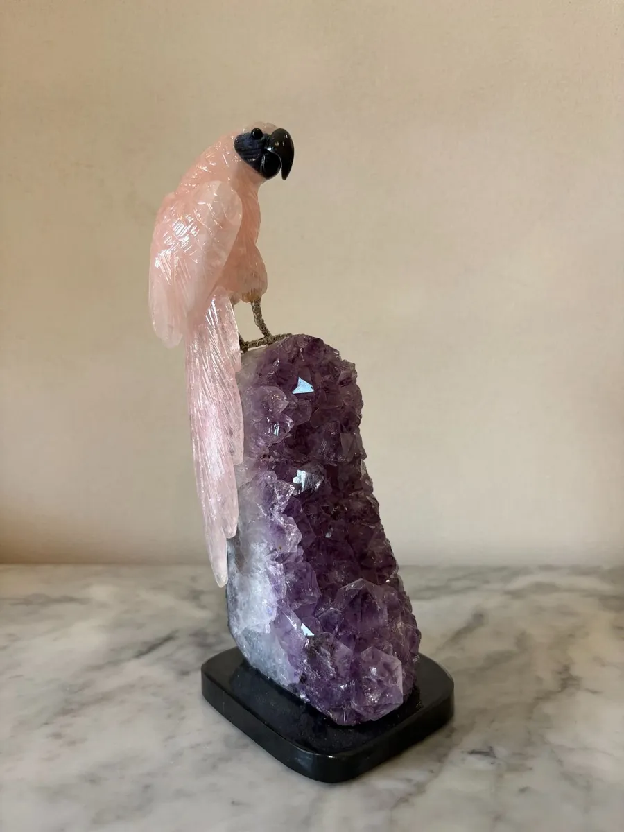 🌸 Rose Quartz Parrot on Large Amethyst Geode - Image 1