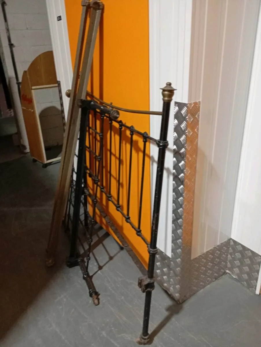 Brass and iron bed - Image 1