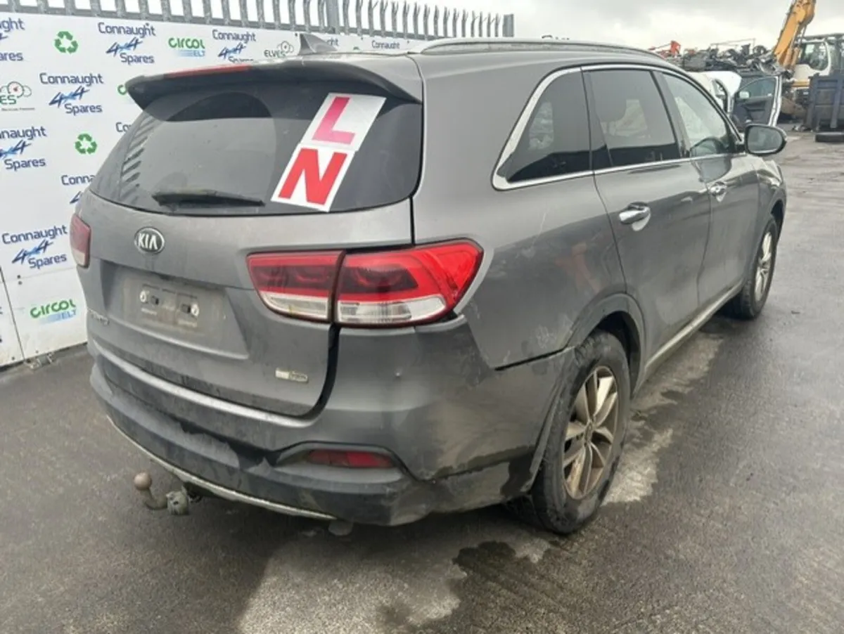 2016 KIA SORENTO 2.2D JUST IN FOR BREAKING - Image 4