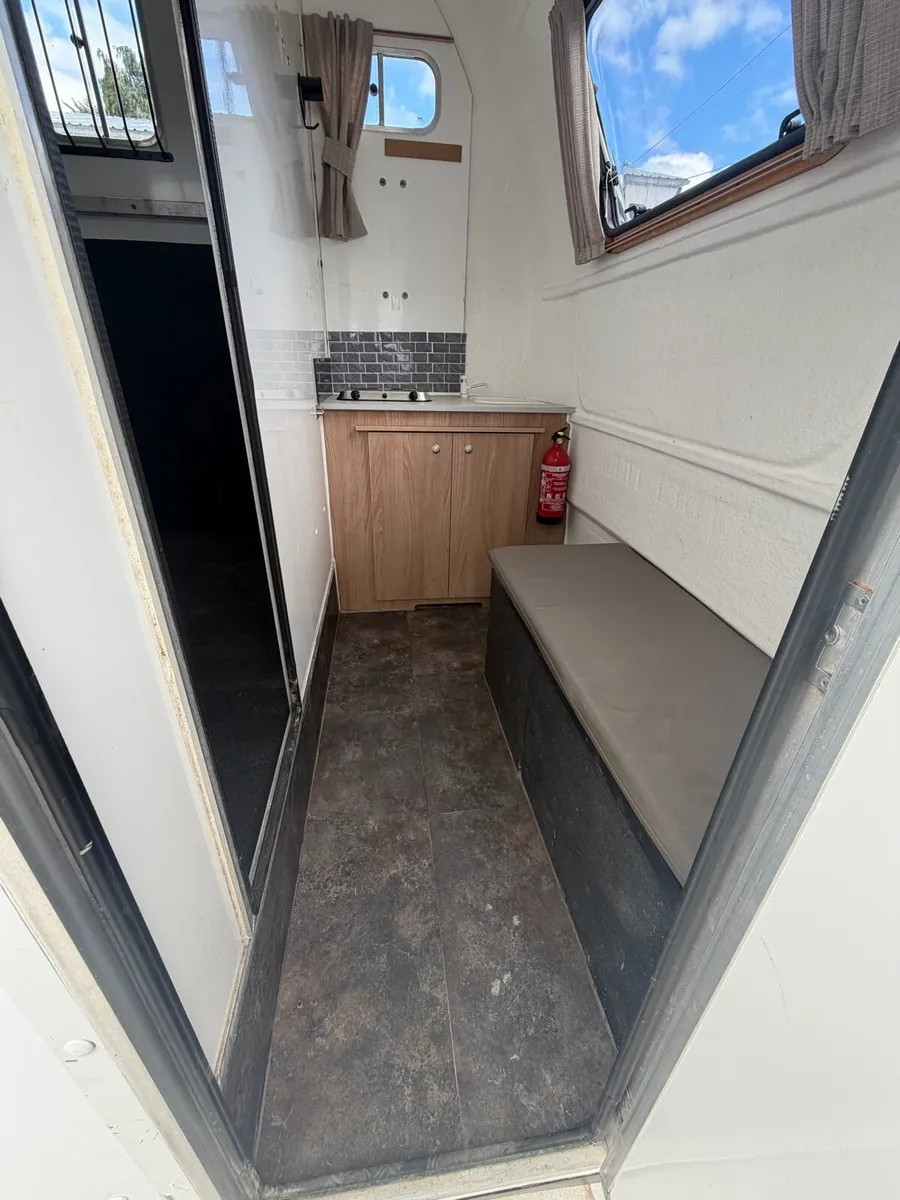 Equi Trek Space Treka Horse Box - Image 4