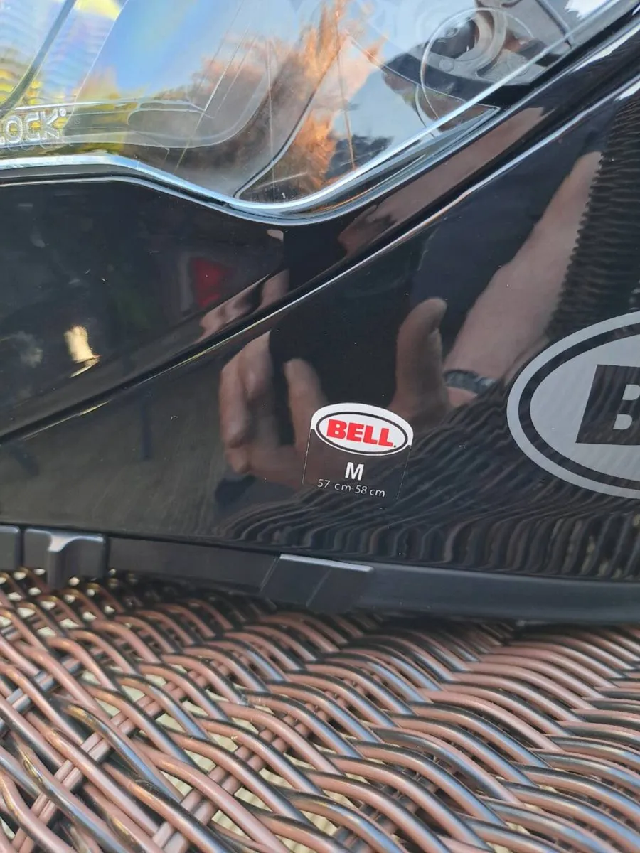 Motorcycle helmet - Image 1