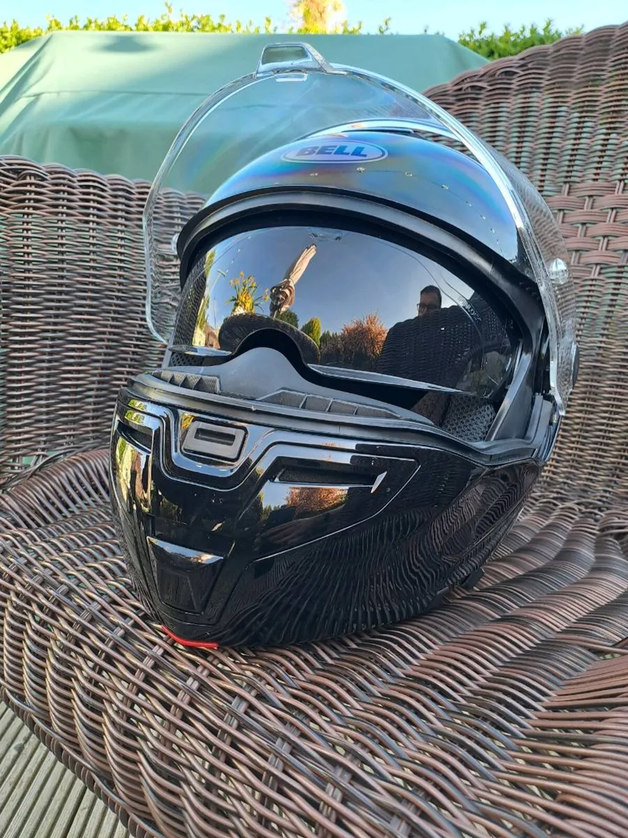 Motorcycle helmet - Image 2
