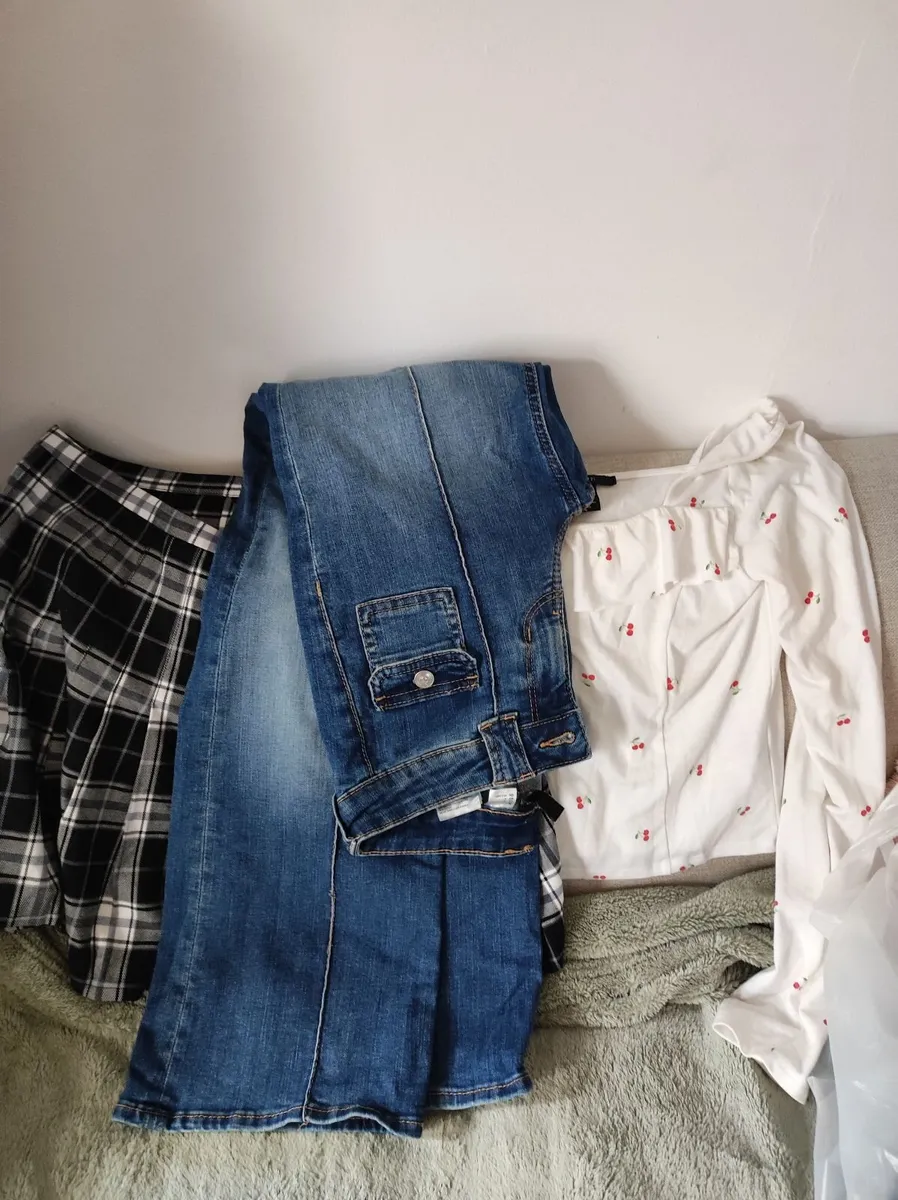 Clothes - Image 3