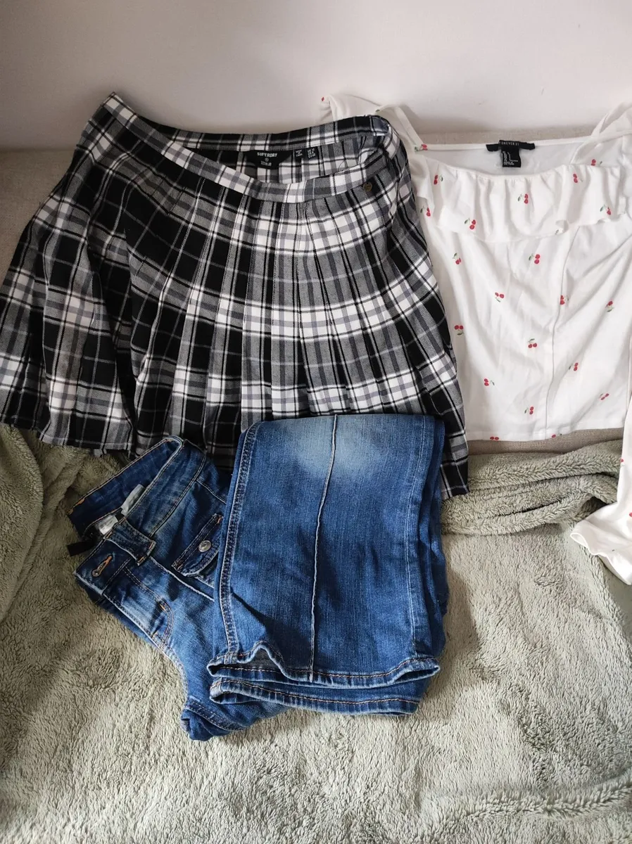 Clothes - Image 4