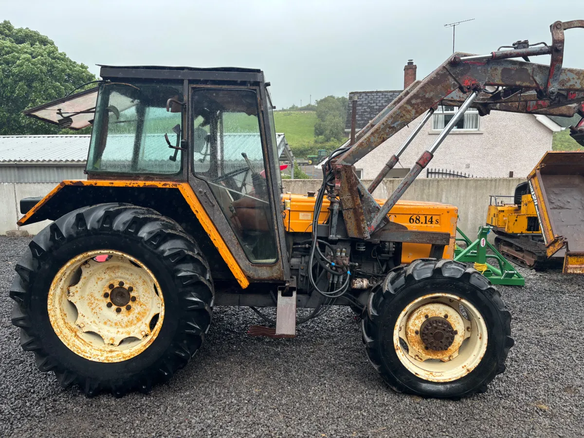 Renault 68-14 & loader - Image 4