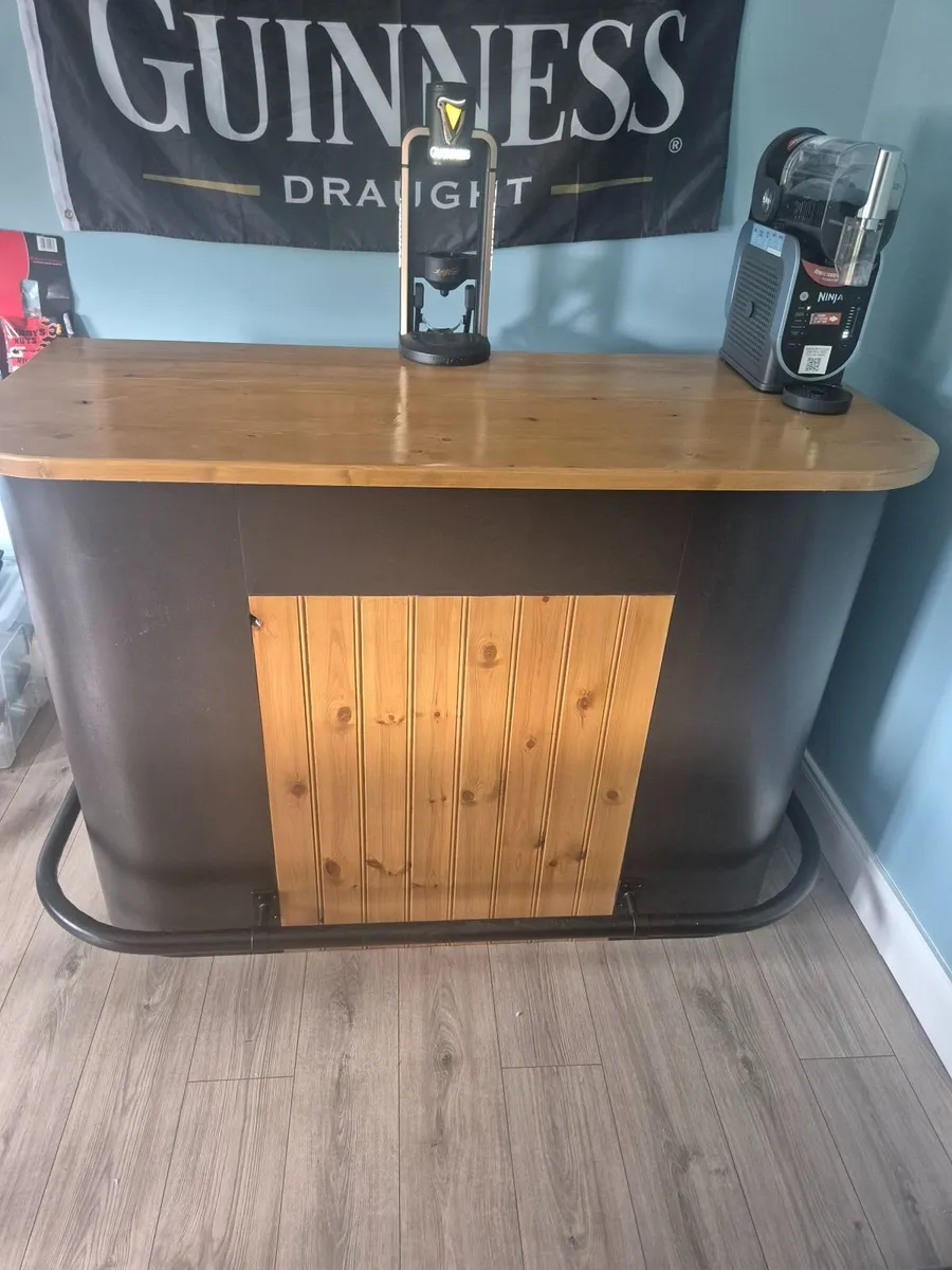 Home bar - Image 1