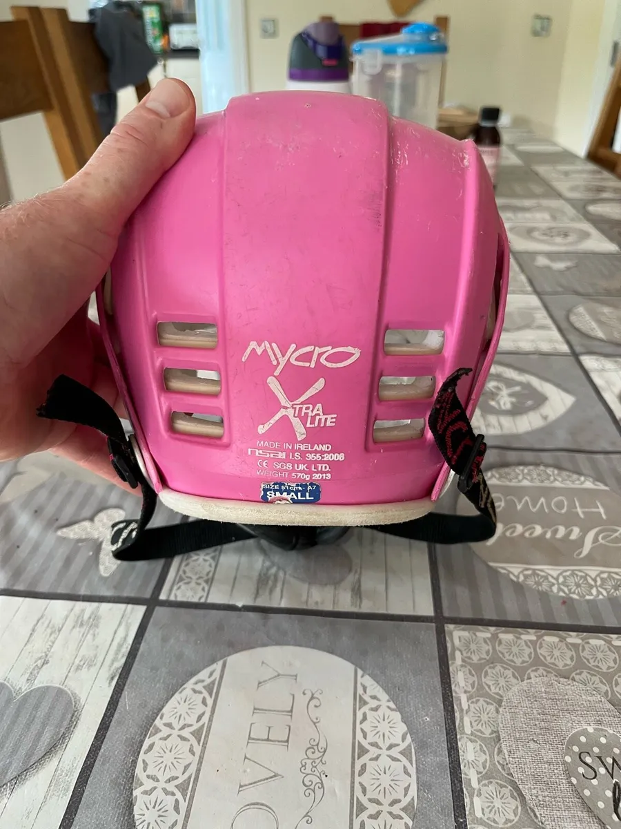 Hurling helmet - Image 2