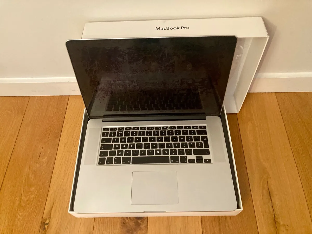 2015 Apple Macbook Pro 15" - Image 1