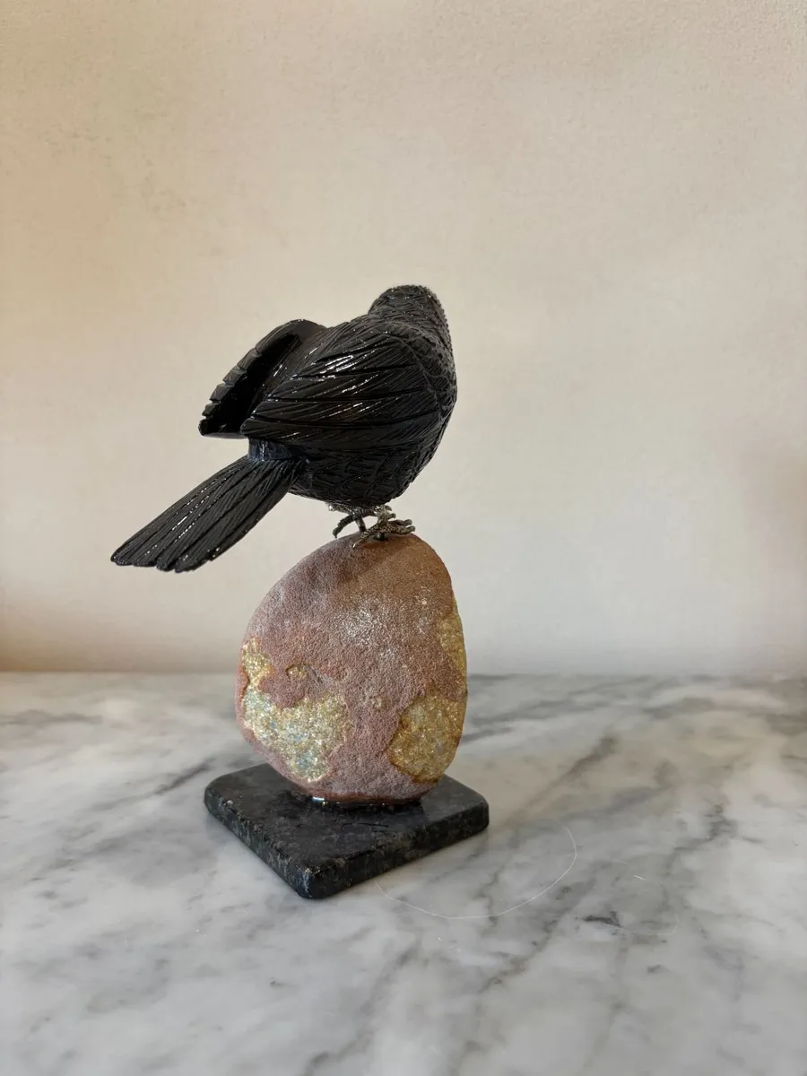 🐦 Hand-Carved Gemstone Blackbird on Crystal Geode - Image 2