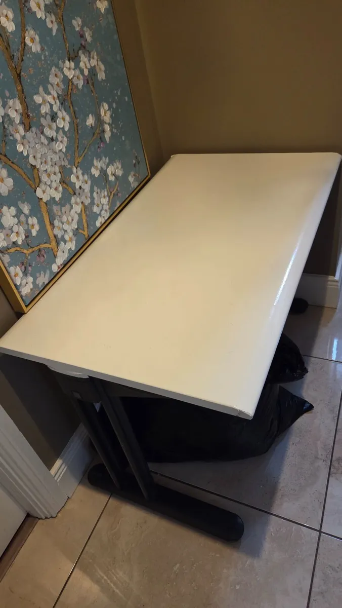 Desk for sale - Image 4