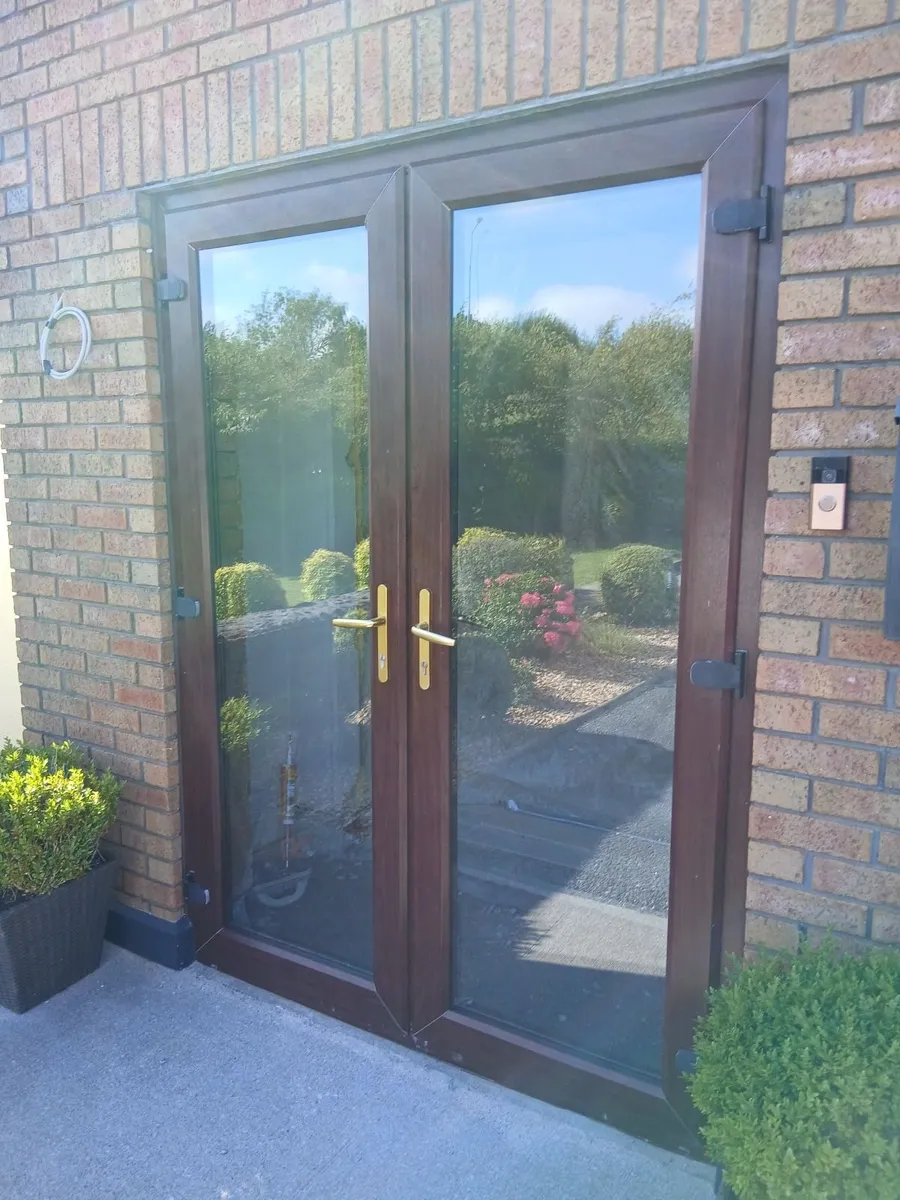 Windows and door - Image 3