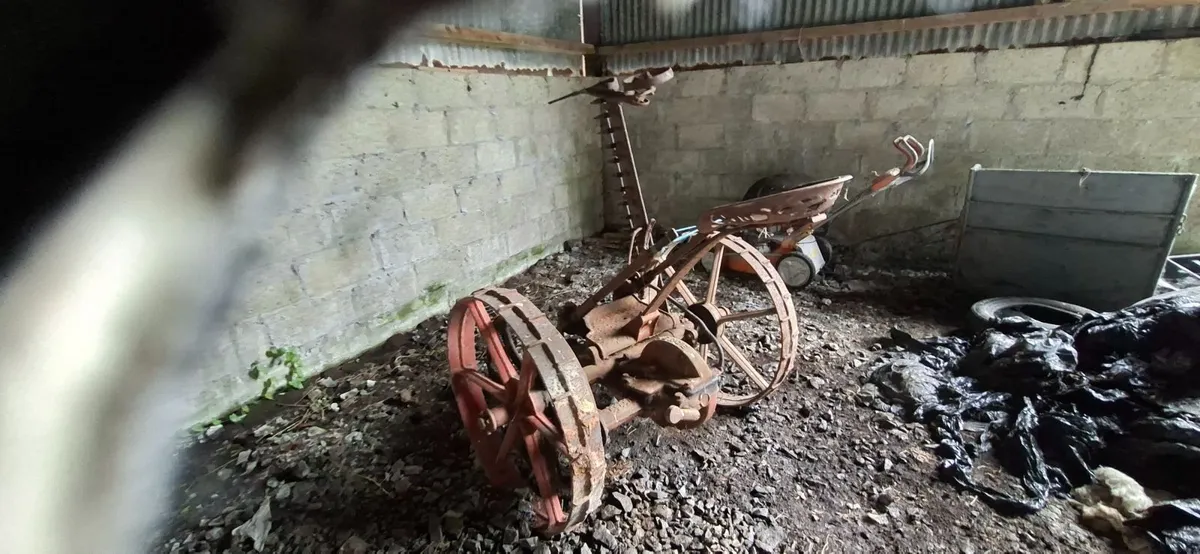Pearse  Horse drawn finger bar mower - Image 1