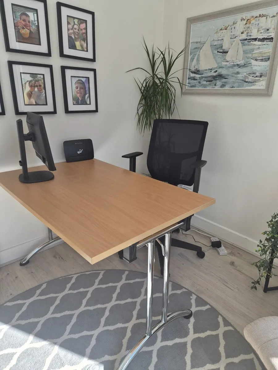 Desk and office chair - €60 - Image 3