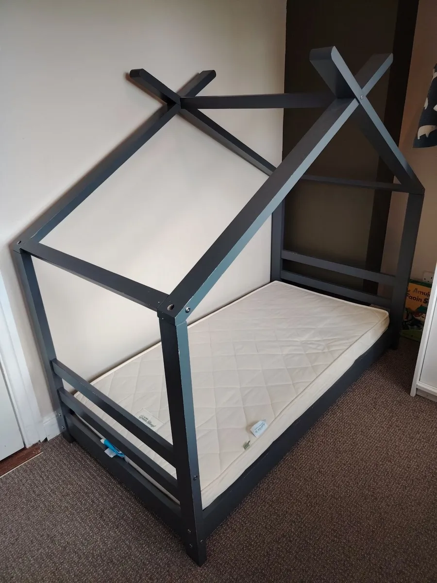 Toddler floor bed - Image 1