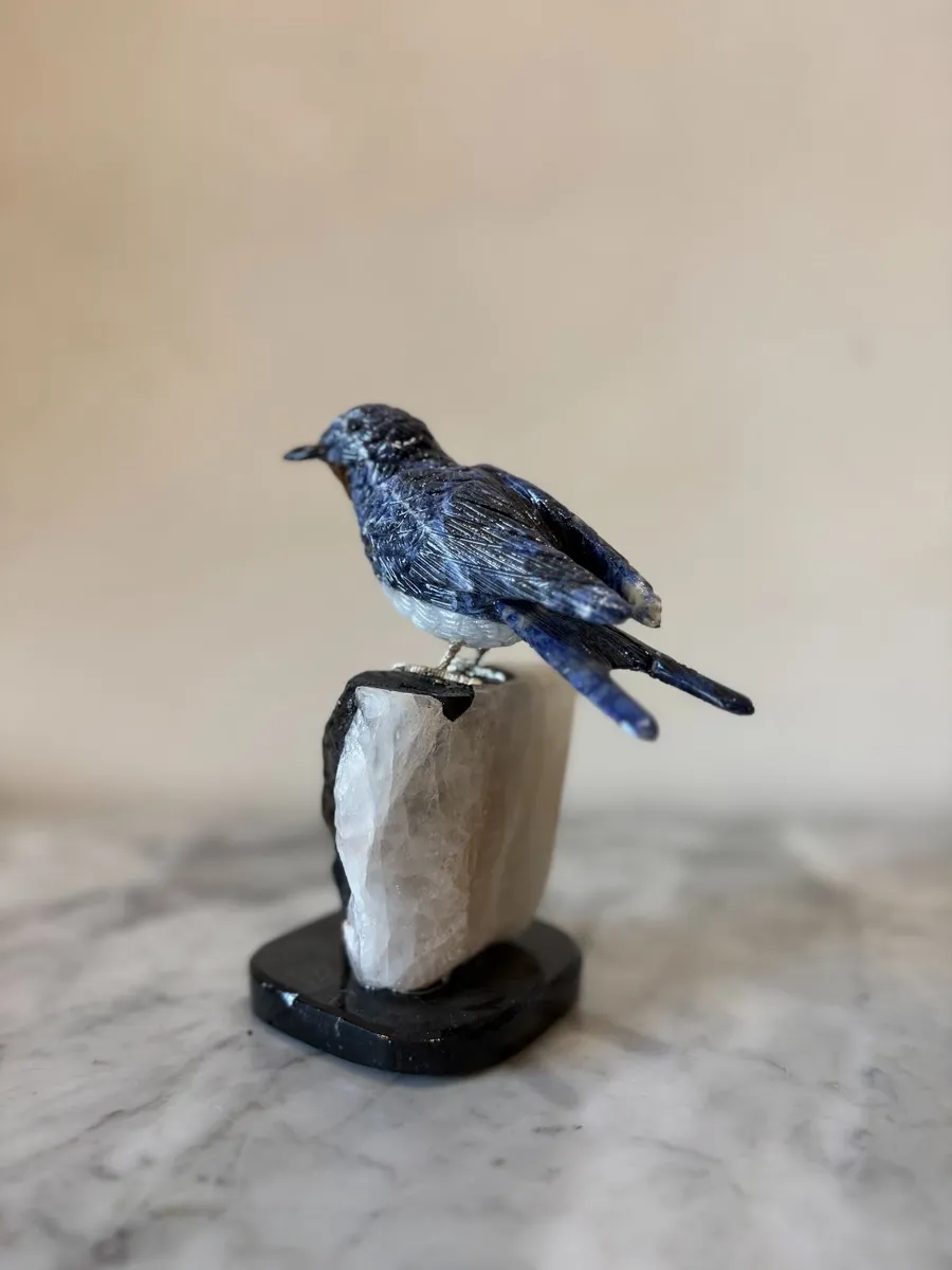 🪶 Hand-Carved Gemstone Swallow - Image 4